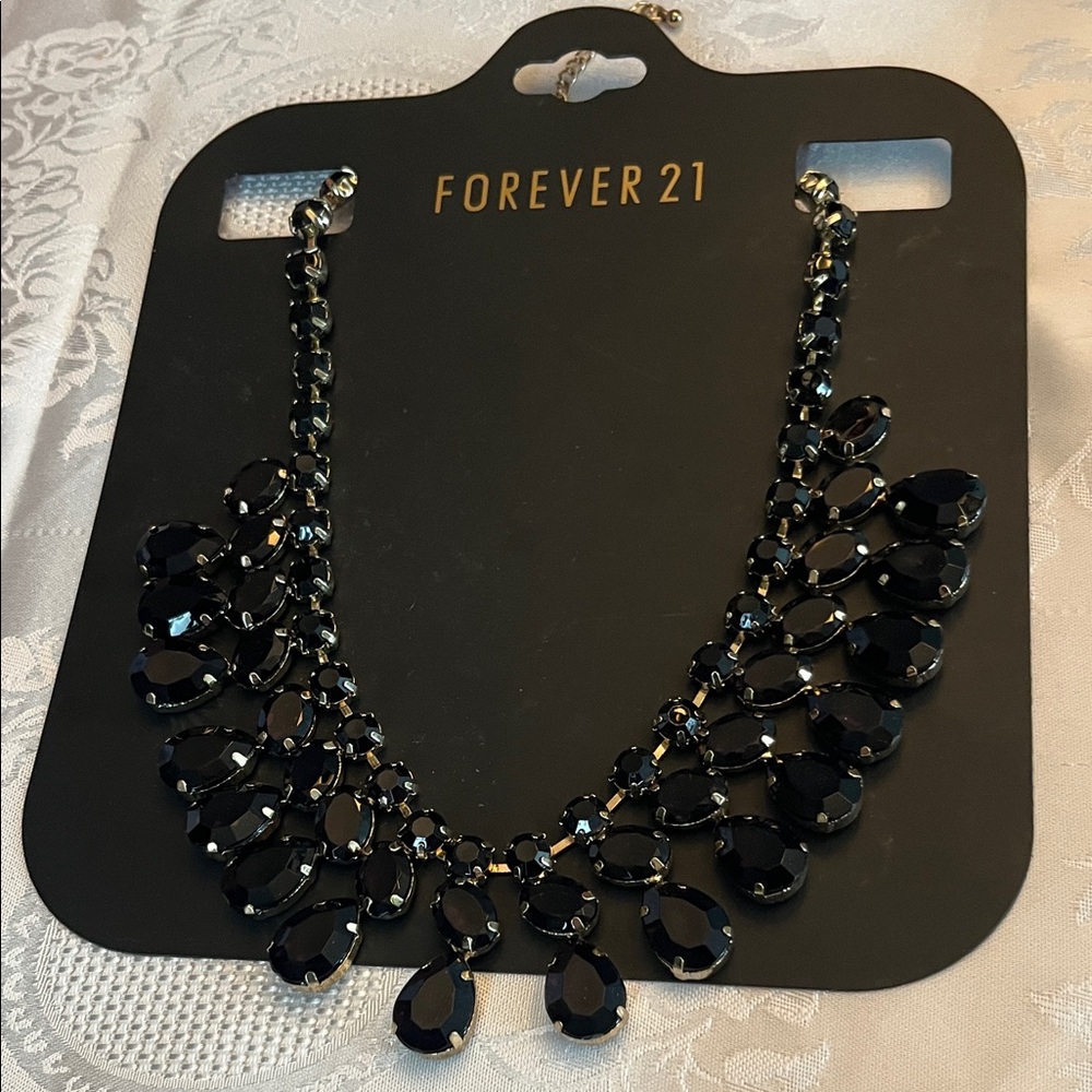 Forever 21 Elegant Black Teardrop Necklace